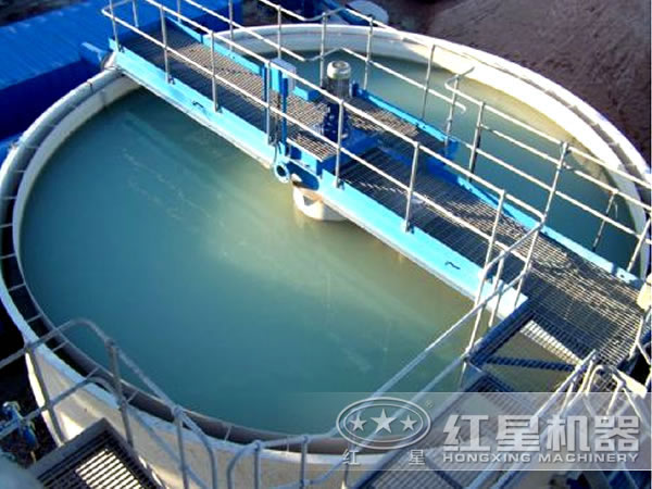 濃縮機(jī)現(xiàn)場圖 濃縮機(jī)現(xiàn)場圖