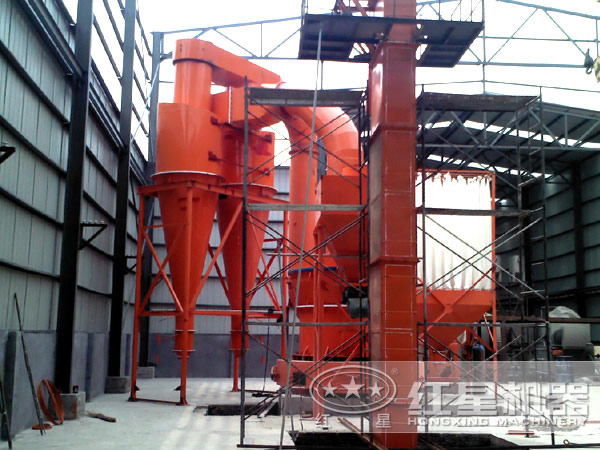 雷蒙磨粉機(jī)生產(chǎn)現(xiàn)場圖