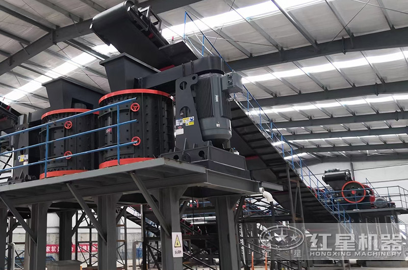 復合式破碎機現(xiàn)場