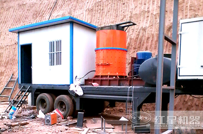 山西客戶復(fù)合式破碎機生產(chǎn)現(xiàn)場