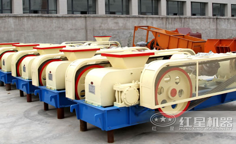 大型對(duì)輥式破碎機(jī)實(shí)拍圖