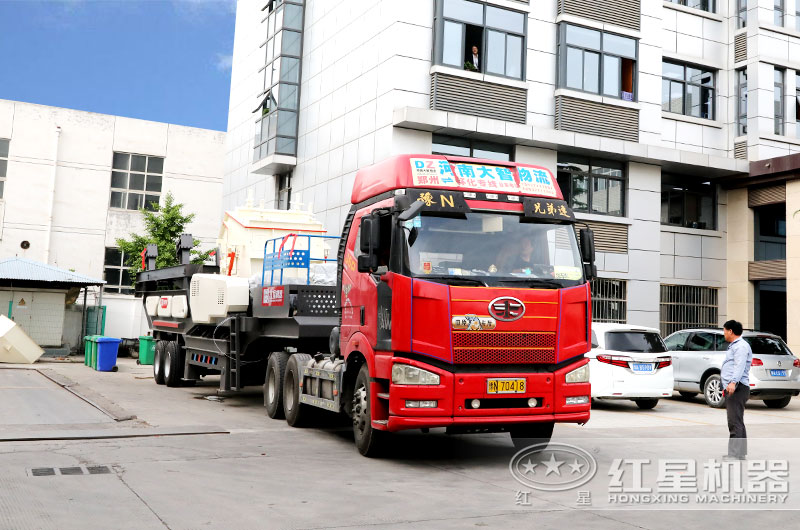 移動式破碎磕沙機(jī)發(fā)往全國各地 移動式破碎磕沙機(jī)發(fā)往全國各地