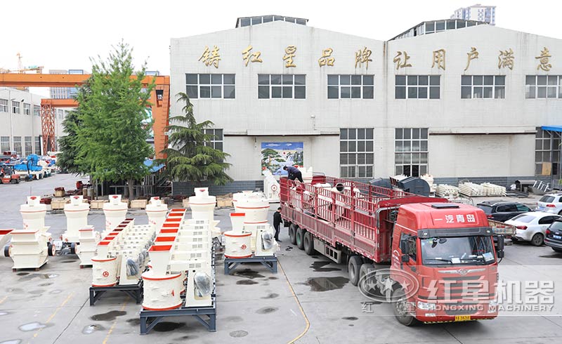 小型雷蒙磨粉機(jī)發(fā)貨現(xiàn)場(chǎng)