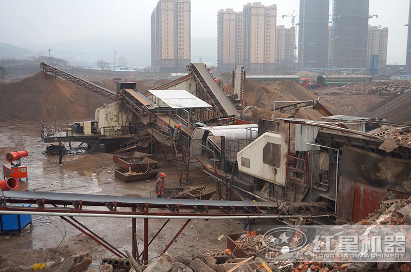 移動破碎機助力安徽建筑垃圾處理現(xiàn)場