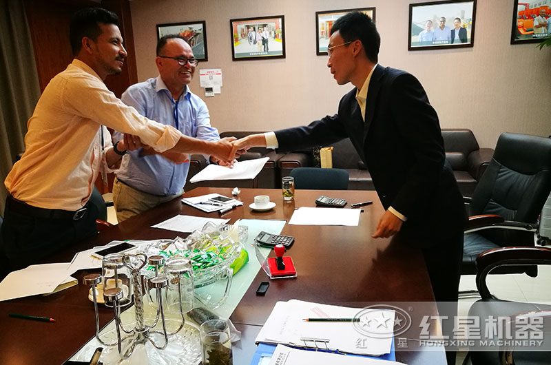 用戶來廠詳細(xì)了解設(shè)備后選購(gòu)