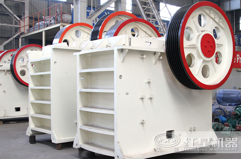 初次加工設(shè)備，鄂式破碎機(jī)