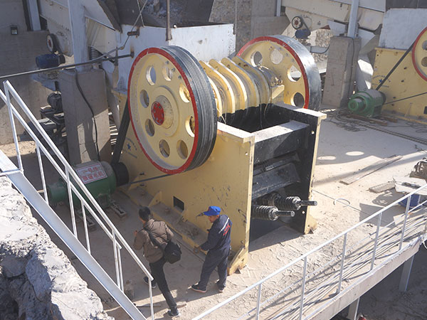 碎石機(jī)一套下來(lái)要多錢(qián)？一天能碎多少?lài)崳? />
                </a>
                <div   id=