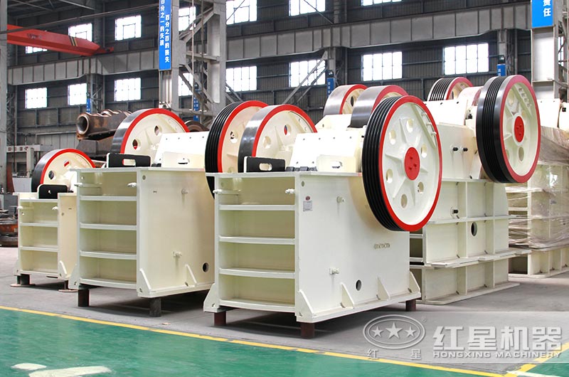 打石子粗碎_(kāi)顎式破碎機(jī)圖片