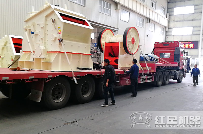 石子破碎機設(shè)備現(xiàn)貨直銷，發(fā)往江蘇