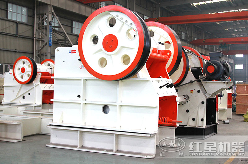 PE-900×1200顎式破碎機(jī)設(shè)備圖