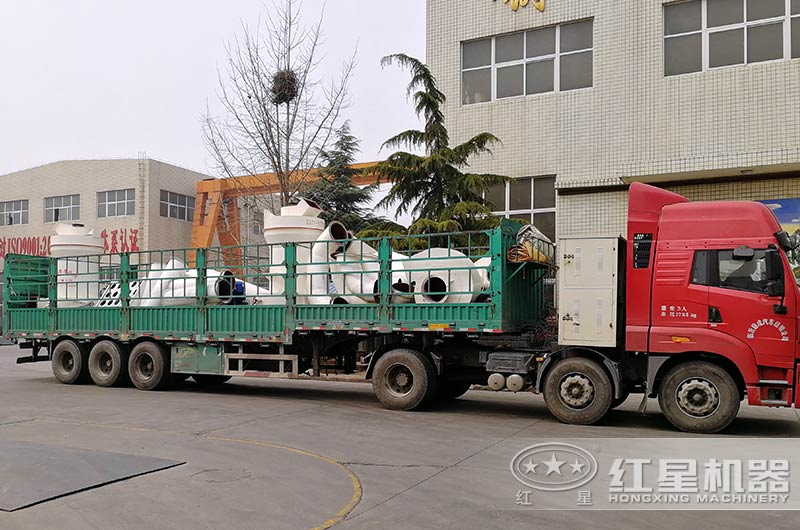 全套小型雷蒙磨粉機設備發(fā)貨