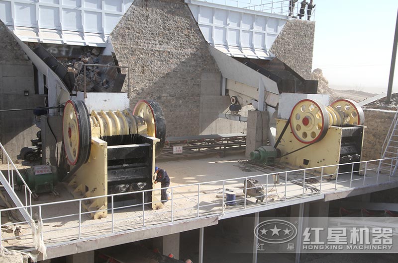 河北客戶顎式破碎機(jī)生產(chǎn)現(xiàn)場(chǎng)圖 河北客戶顎式破碎機(jī)生產(chǎn)現(xiàn)場(chǎng)圖