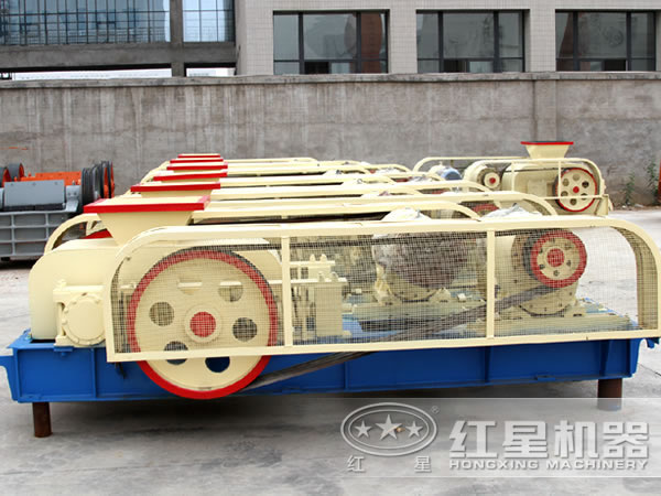 2PG0640對(duì)輥破碎機(jī)圖片 2PG0640對(duì)輥破碎機(jī)圖片