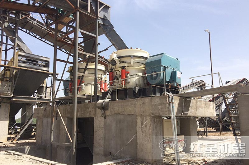 兩臺圓錐破并行使用，提高出砂率