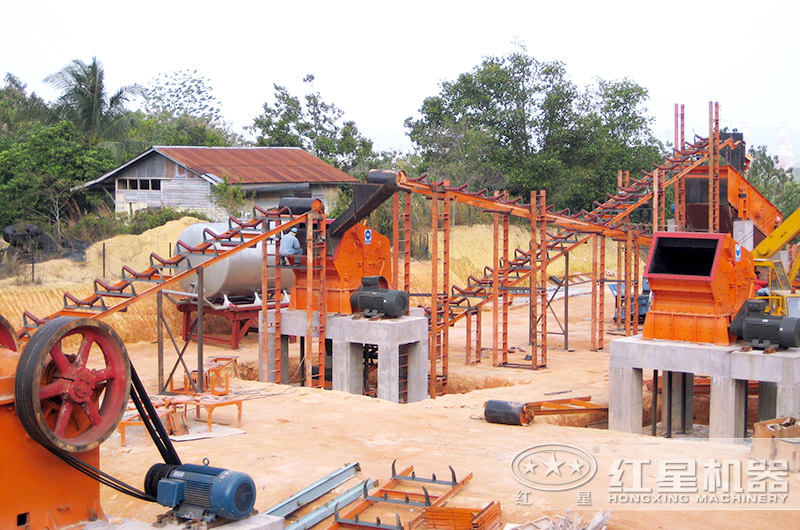 反擊破碎石機生產(chǎn)現(xiàn)場