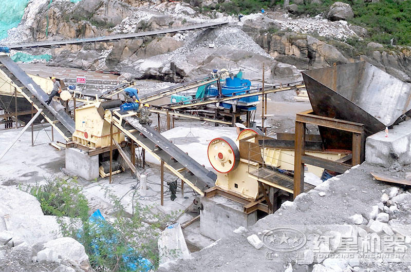 石料生產(chǎn)現(xiàn)場 石料生產(chǎn)現(xiàn)場