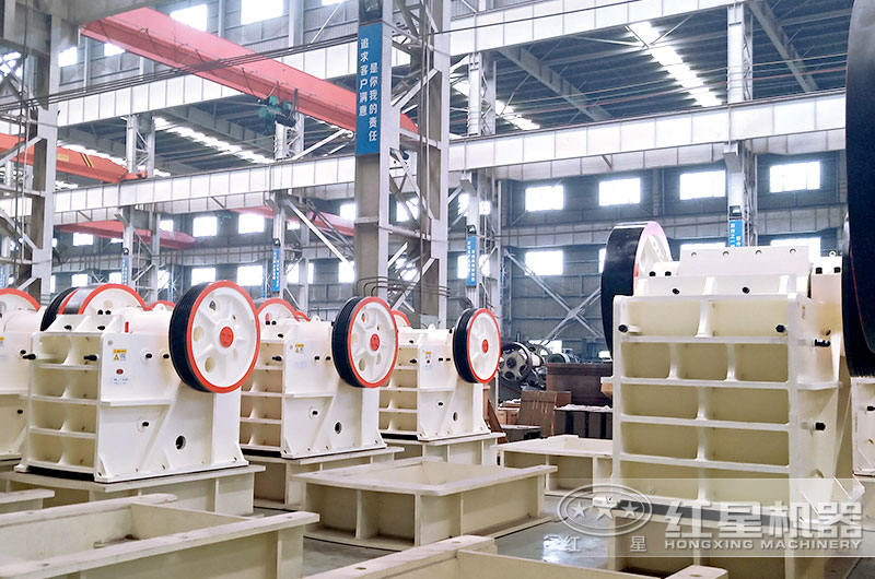 顎式破碎機(jī)車間實(shí)拍大圖 顎式破碎機(jī)車間實(shí)拍大圖