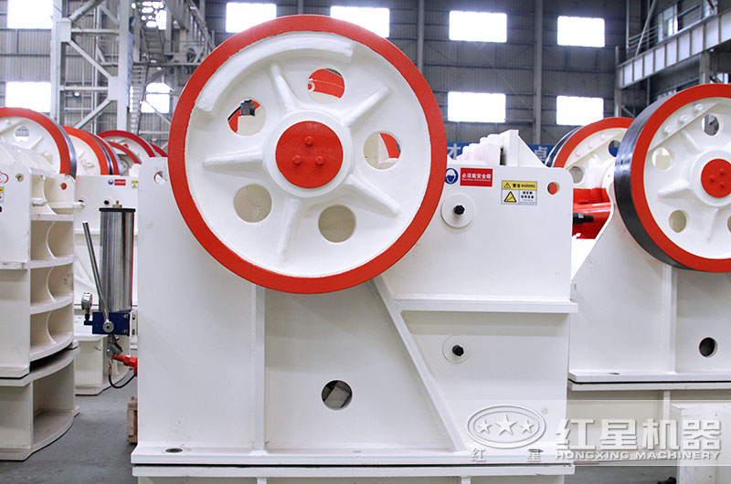 顎式_大型砂石粉碎機圖片