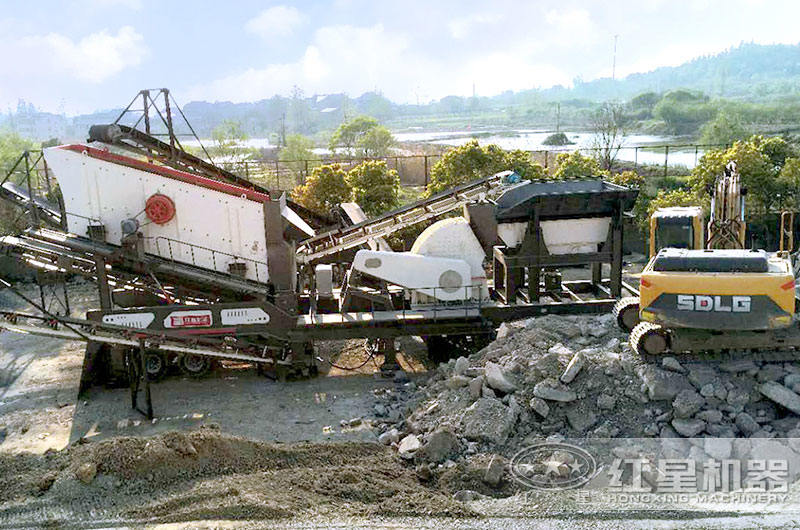 河北移動(dòng)錘式破碎機(jī)生產(chǎn)現(xiàn)場(chǎng)圖