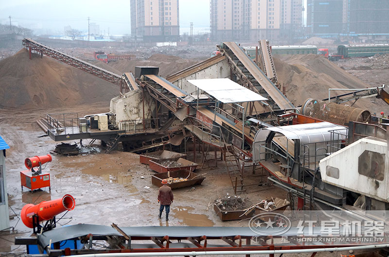 移動式建筑垃圾破碎機生產(chǎn)現(xiàn)場 移動式建筑垃圾破碎機生產(chǎn)現(xiàn)場