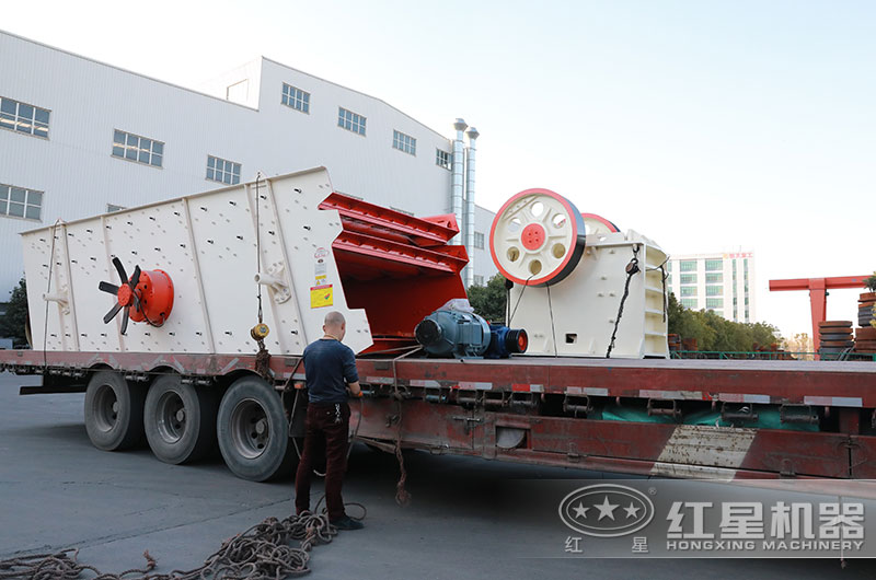 250×750細(xì)鄂破正在裝車，準(zhǔn)備發(fā)往山東