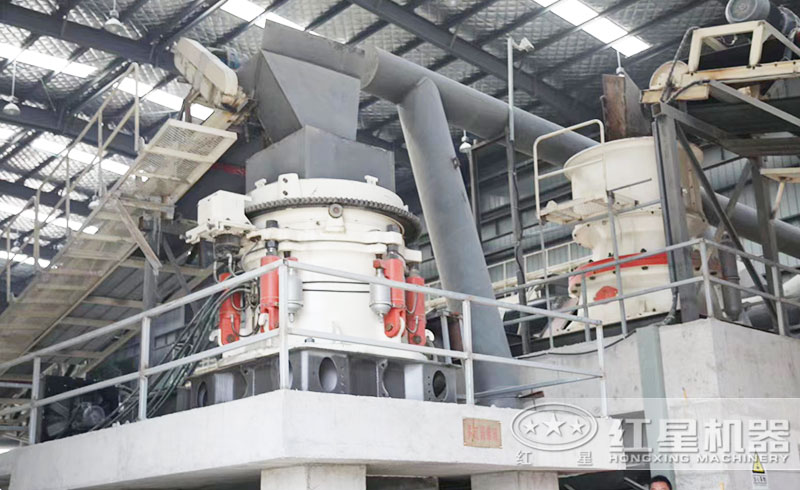 圓錐破碎機(jī)現(xiàn)場(chǎng) 圓錐破碎機(jī)現(xiàn)場(chǎng)