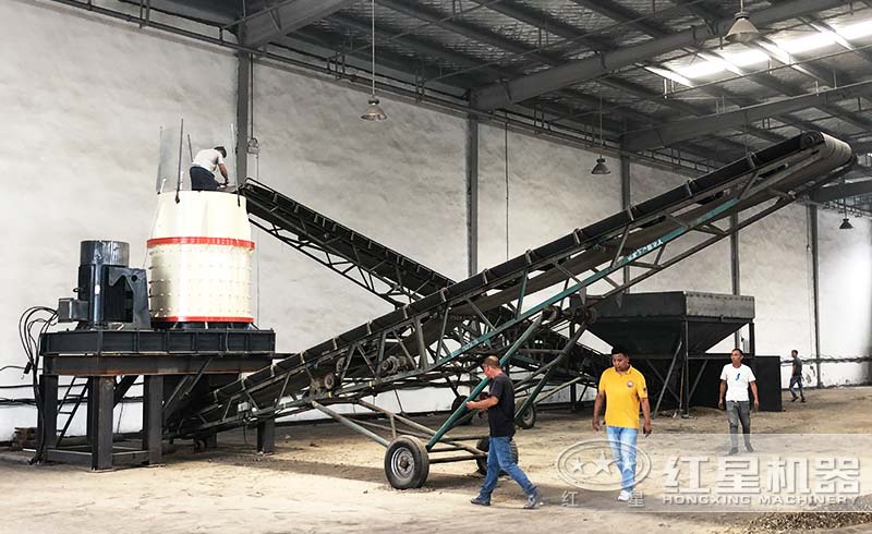 復(fù)合制砂機(jī)現(xiàn)場(chǎng)